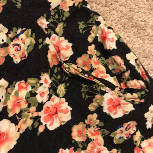 LA Hearts Floral Shorts - Picture 2 of 2